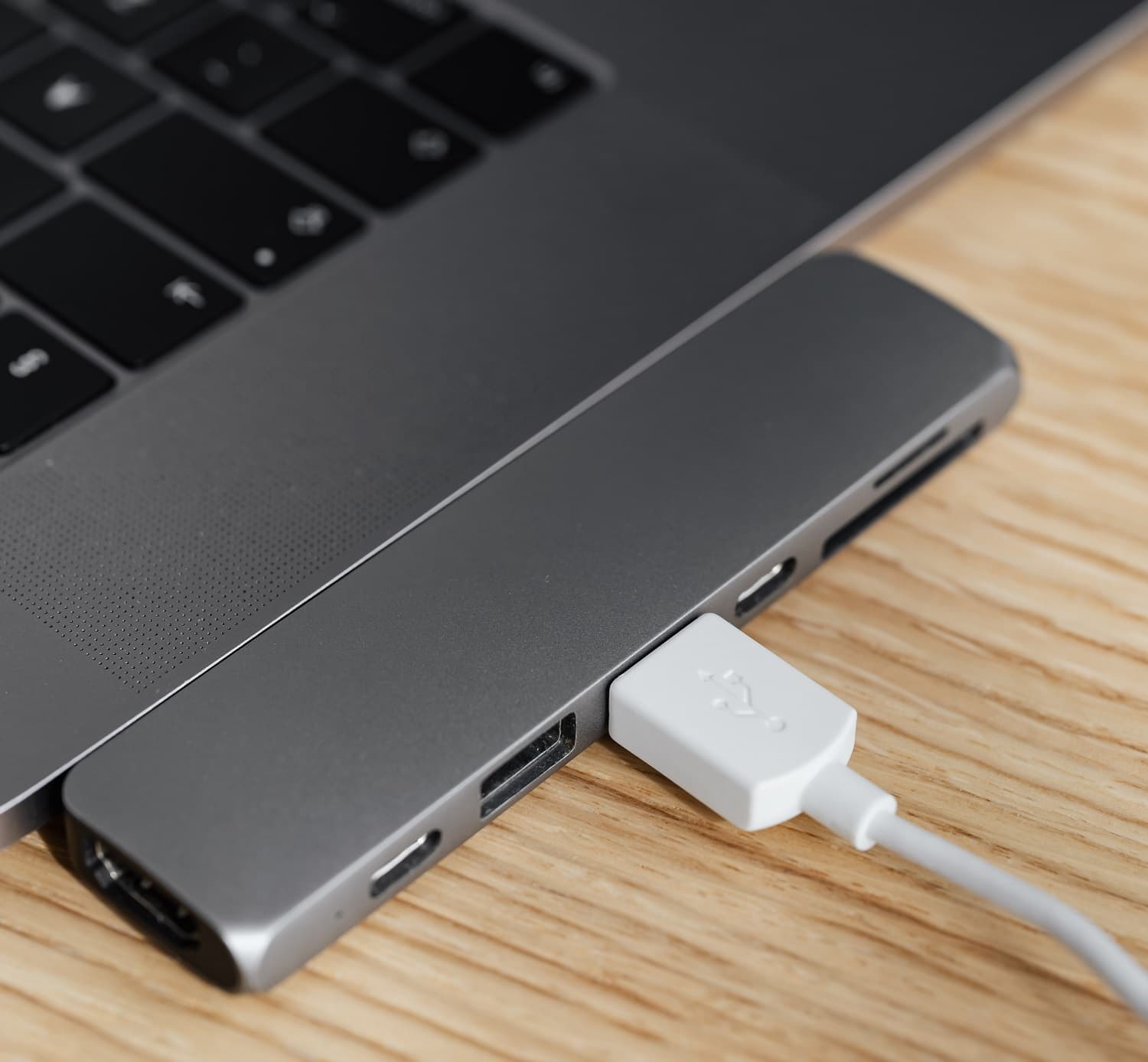 Laptop charging battery